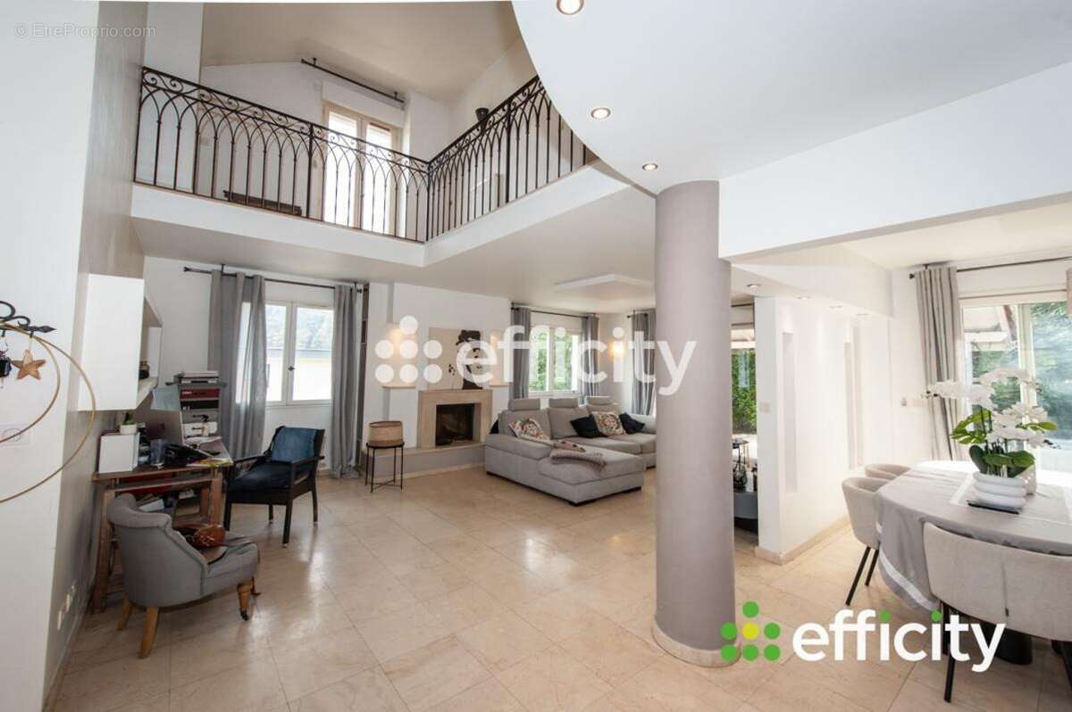 Maison à SAINT-PAUL-DE-VARCES