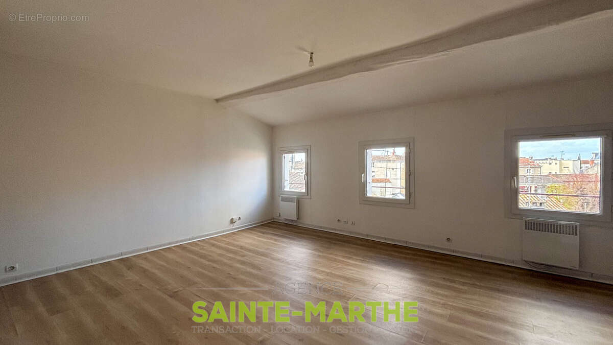 Niort centre, appartement type 2. - photo 2