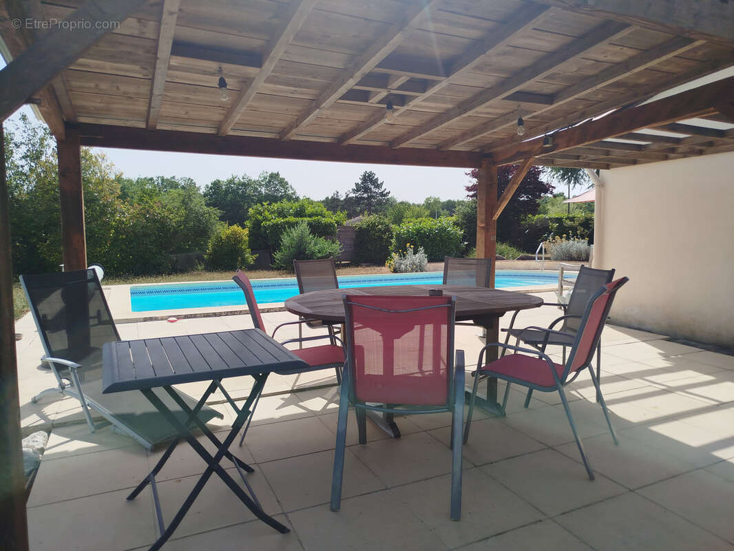 Belle maison familiale de 159 m2 avec piscine sur une parcelle arborée de 2 363 m2 - photo 24