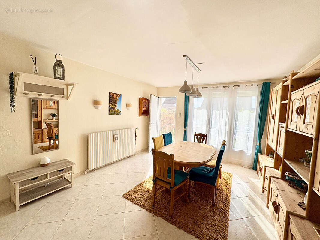 Maison à VULAINES-SUR-SEINE