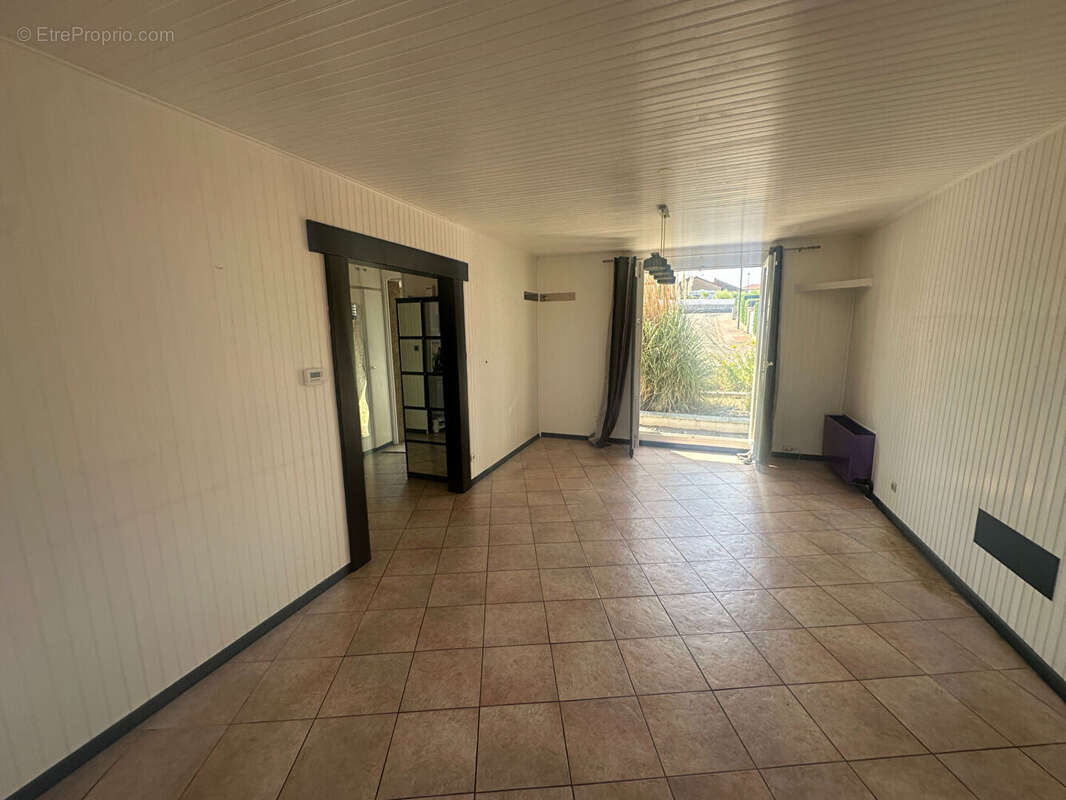 Maison à MONTOIS-LA-MONTAGNE