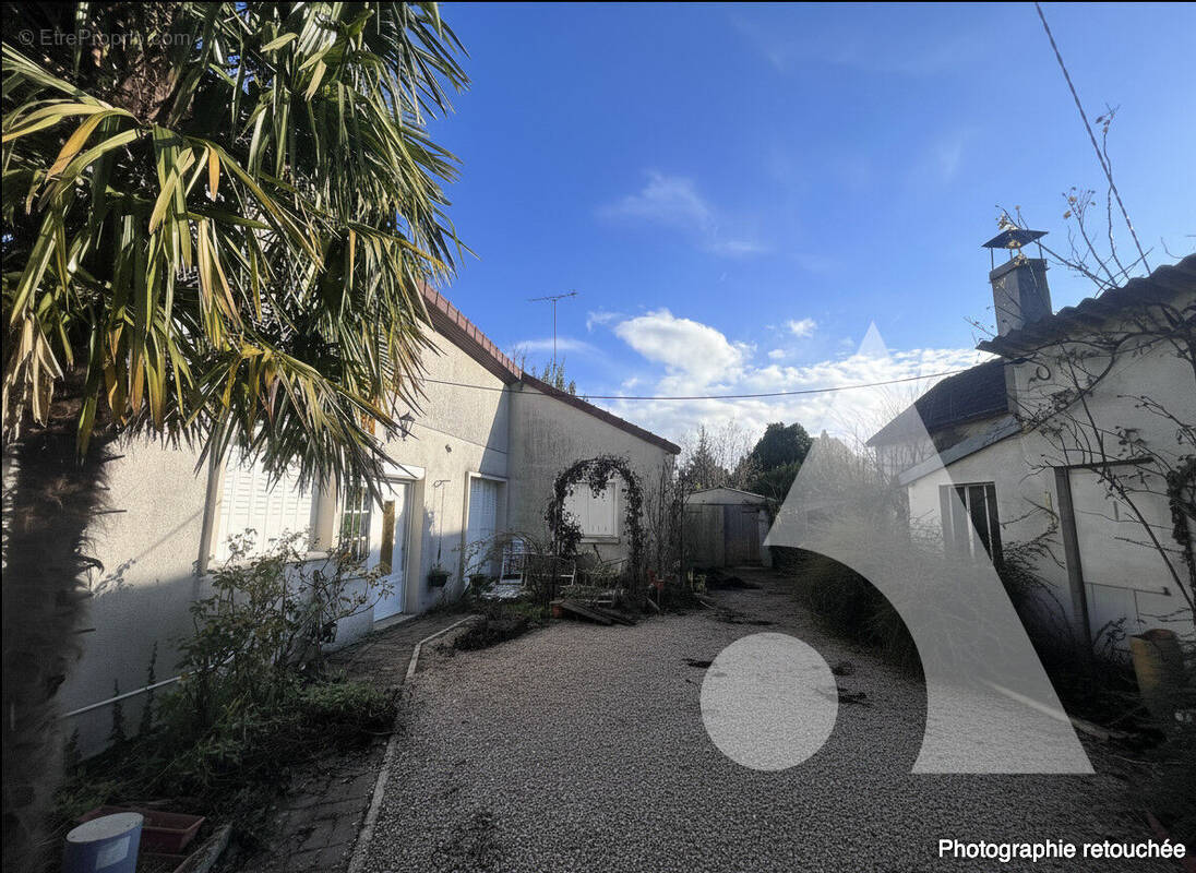 Maison à PARS-LES-ROMILLY