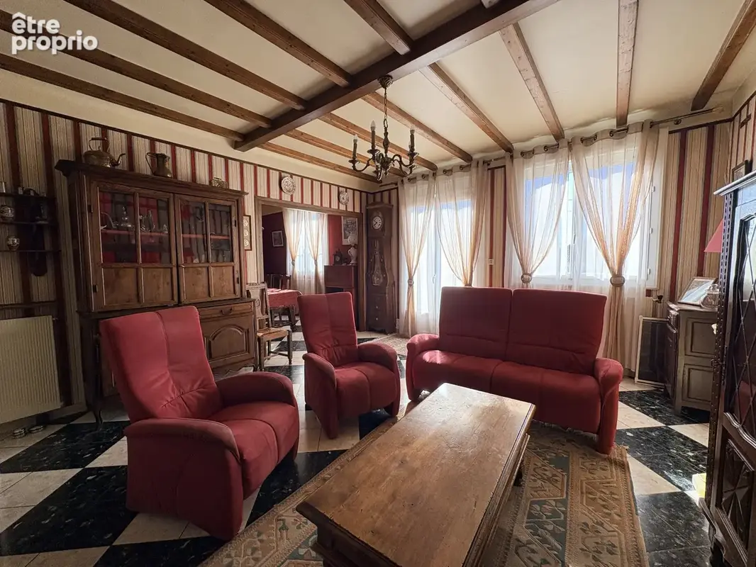 Gannat, maison familiale de 121 m2   proximité du centre   jardin & belles dépendances - photo 3