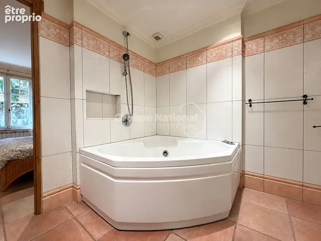 Villa de type 7  avec piscine, garage et dépendances ! - photo 8