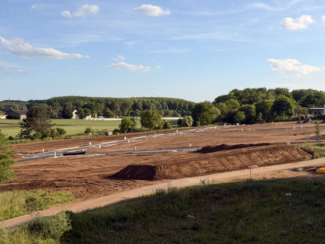 Terrain à MONTIGNY-LES-METZ