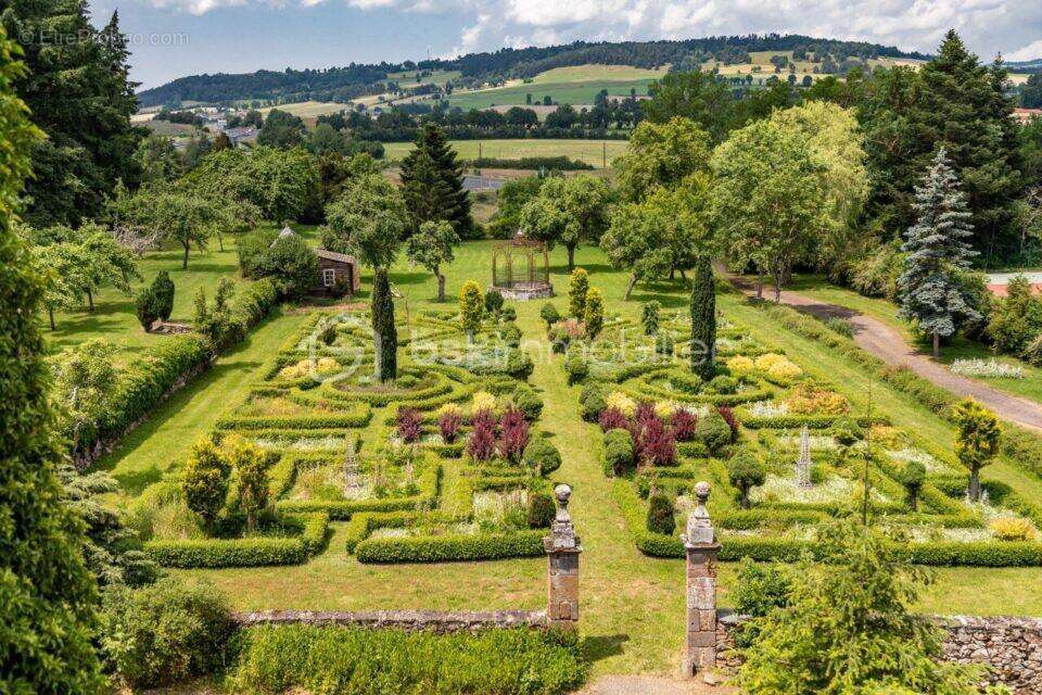 Maison à SAINT-FLOUR