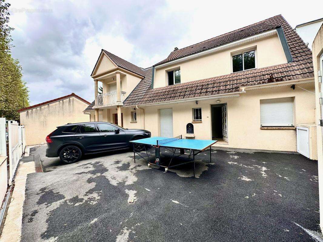 Appartement à FONTENAY-SOUS-BOIS