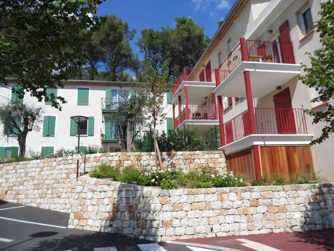 Appartement à LE ROURET