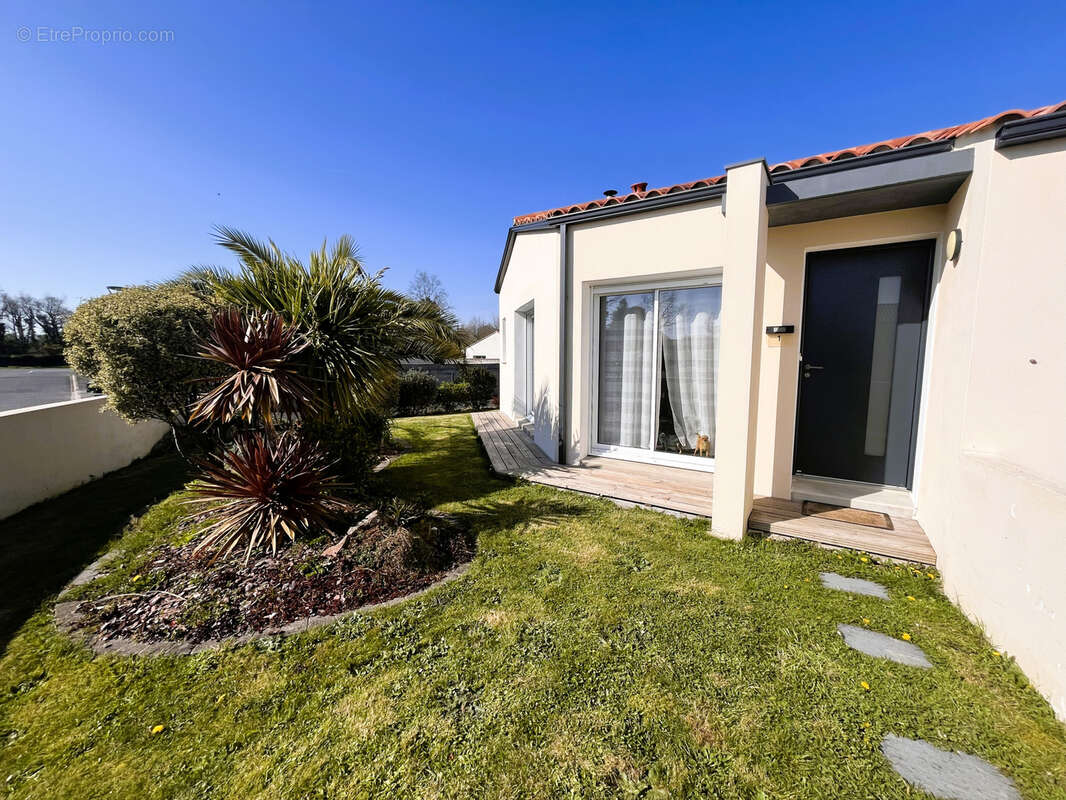 Maison à SAINT-JULIEN-DES-LANDES