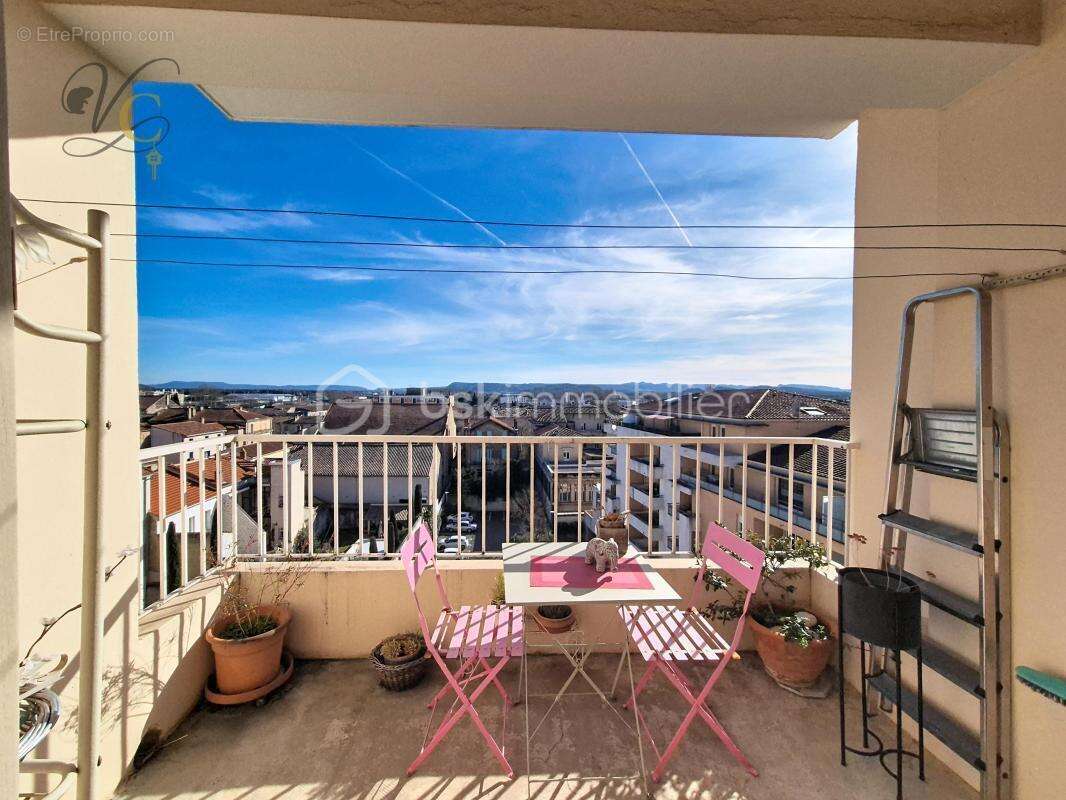 Appartement lumineux au dernier étage avec terrasse et parking sécurisé - photo 9