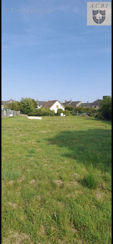 Terrain à OUCQUES