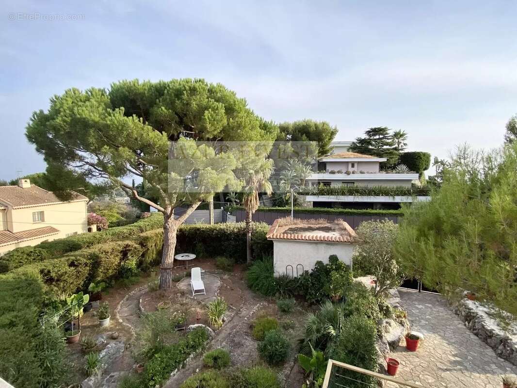 Appartement à ROQUEBRUNE-CAP-MARTIN