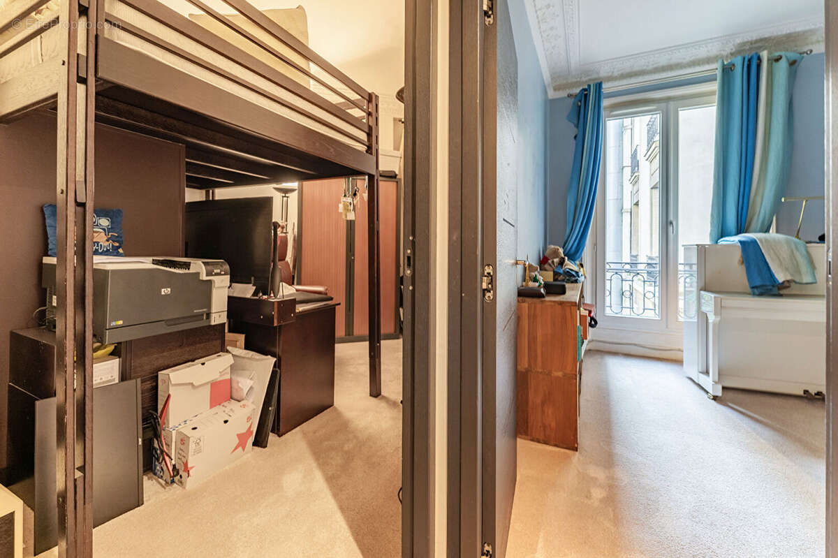 Appartement à NEUILLY-SUR-SEINE