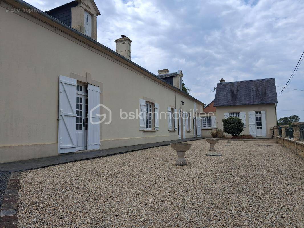Maison à LE BREUIL-EN-BESSIN