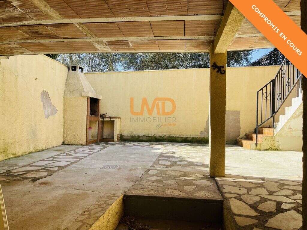Vigneronne rénovée lumineuse - extérieurs - garage de 95 m² - photo 14