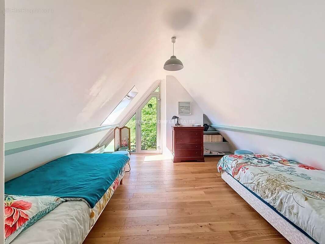 Maison à EQUEMAUVILLE