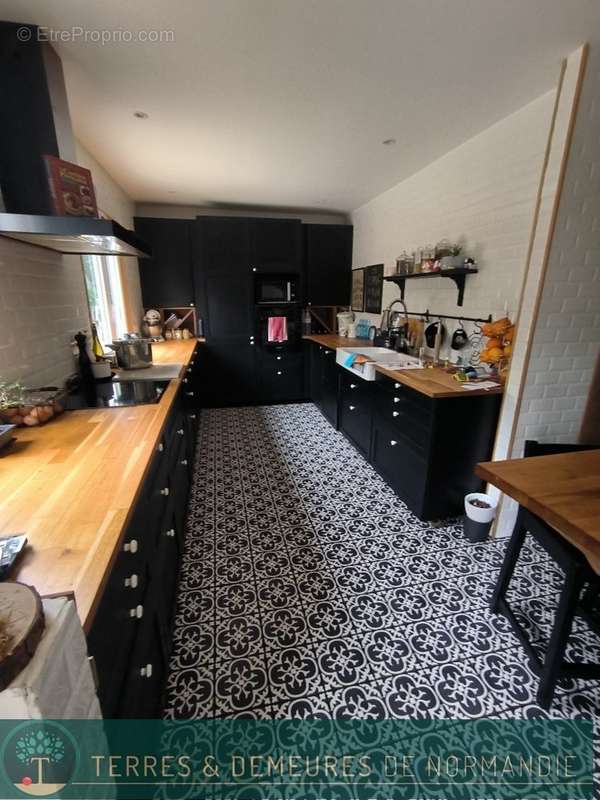 Maison à PONT-L'EVEQUE