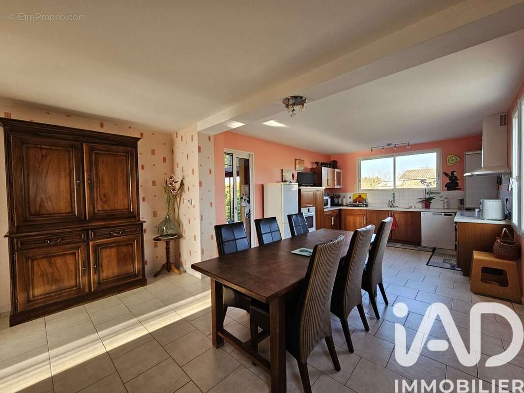 Maison 146 m² à Vaas  - photo 5