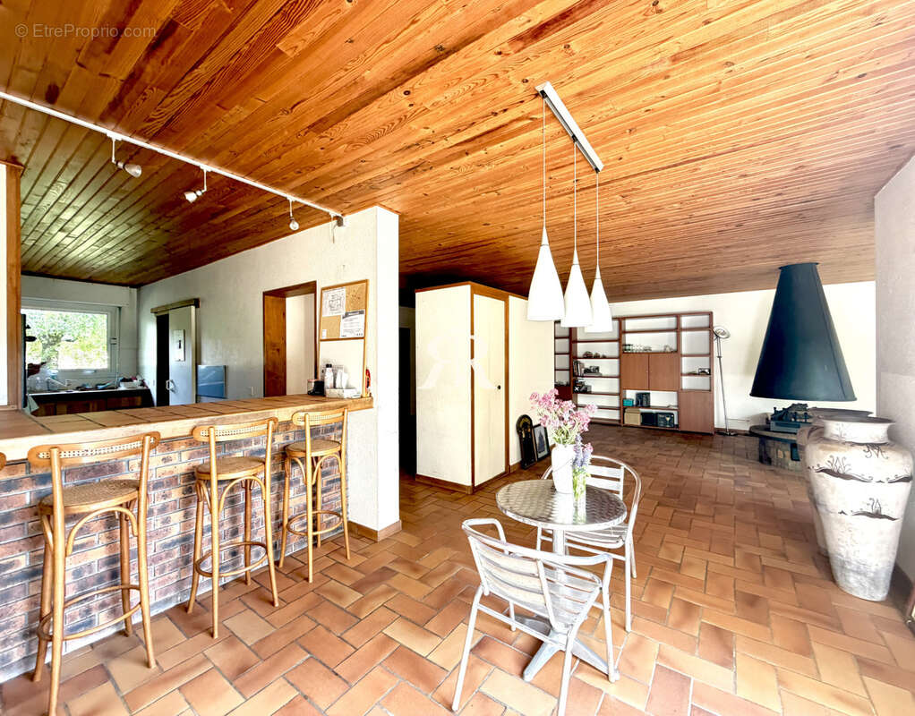 Maison d'architecte avec piscine et beaux volumes - photo 10
