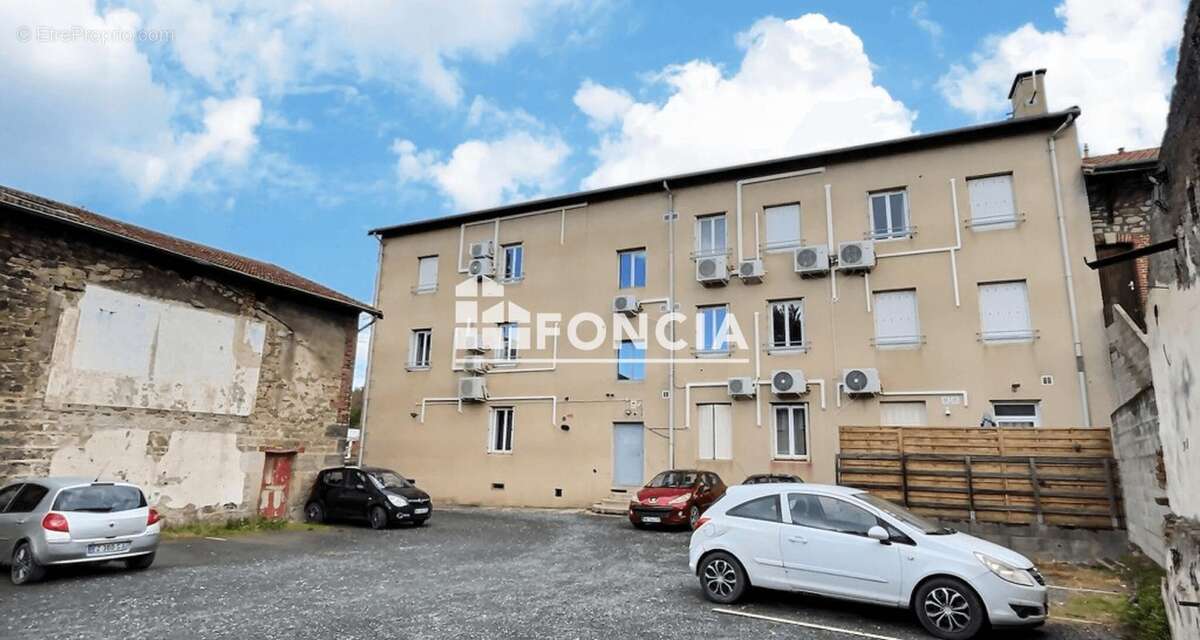 Appartement à LE CHAMBON-FEUGEROLLES