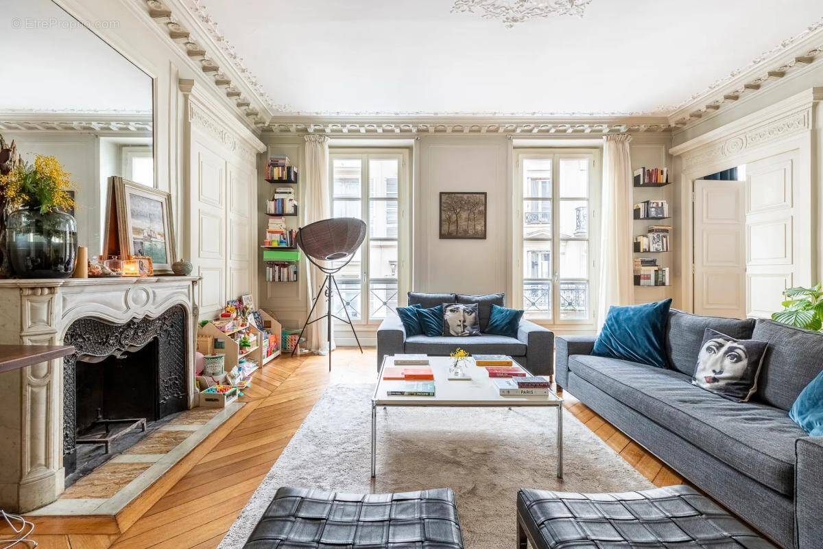 Appartement à PARIS-10E