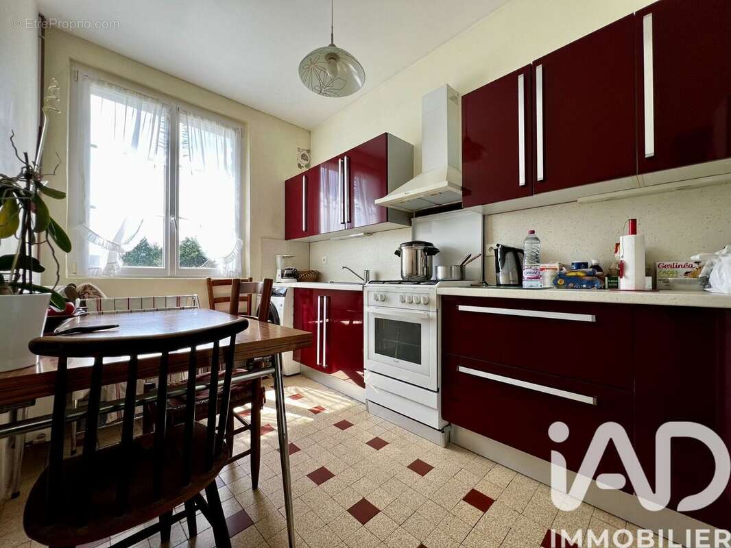 Maison 121 m² à Le Mesnil-Rouxelin  - photo 4