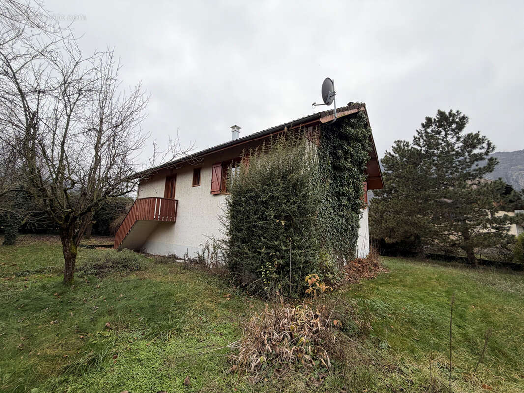 Maison à SAINT-ETIENNE-DE-CUINES