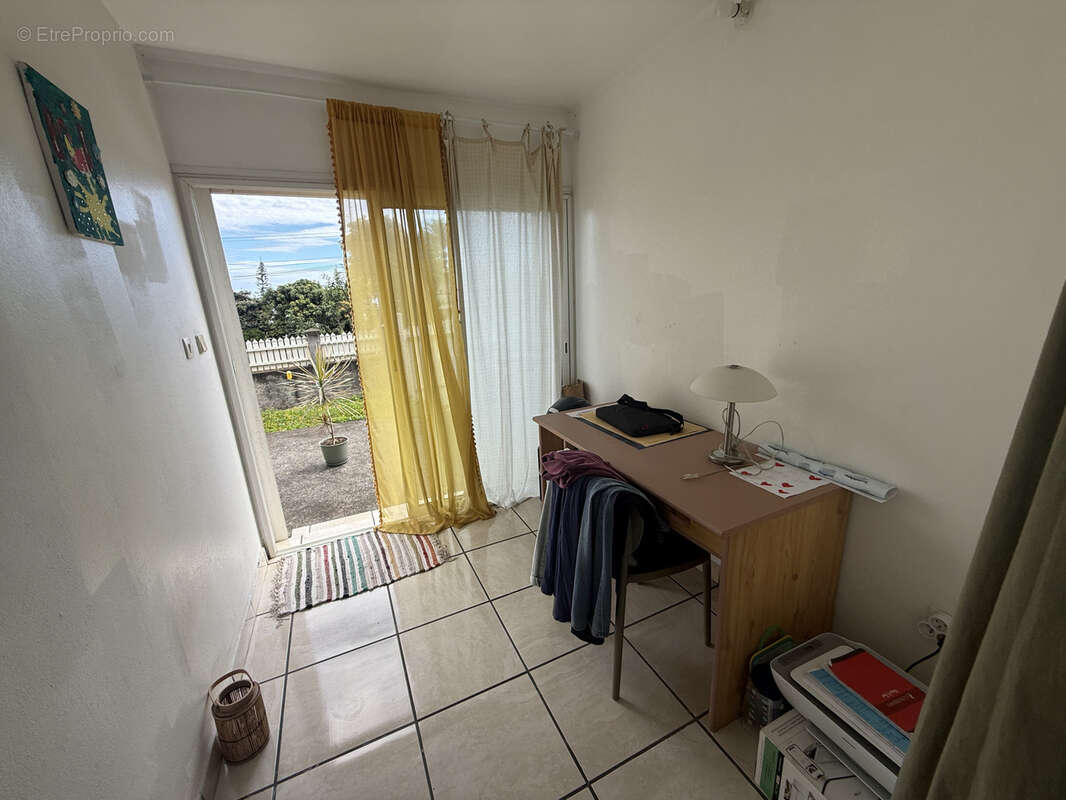 À vendre   appartement f3/4 de 98 m2 avec jardin à la saline les hauts  vendu loué - photo 6