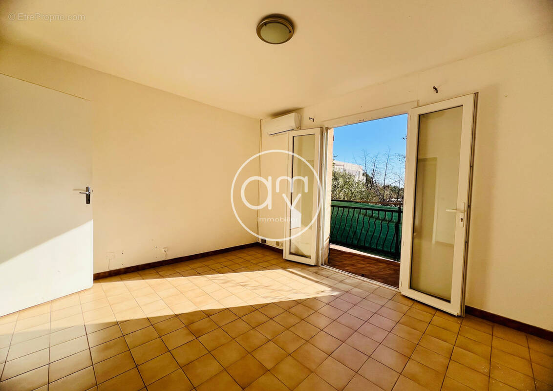 Appartement à LA LONDE-LES-MAURES