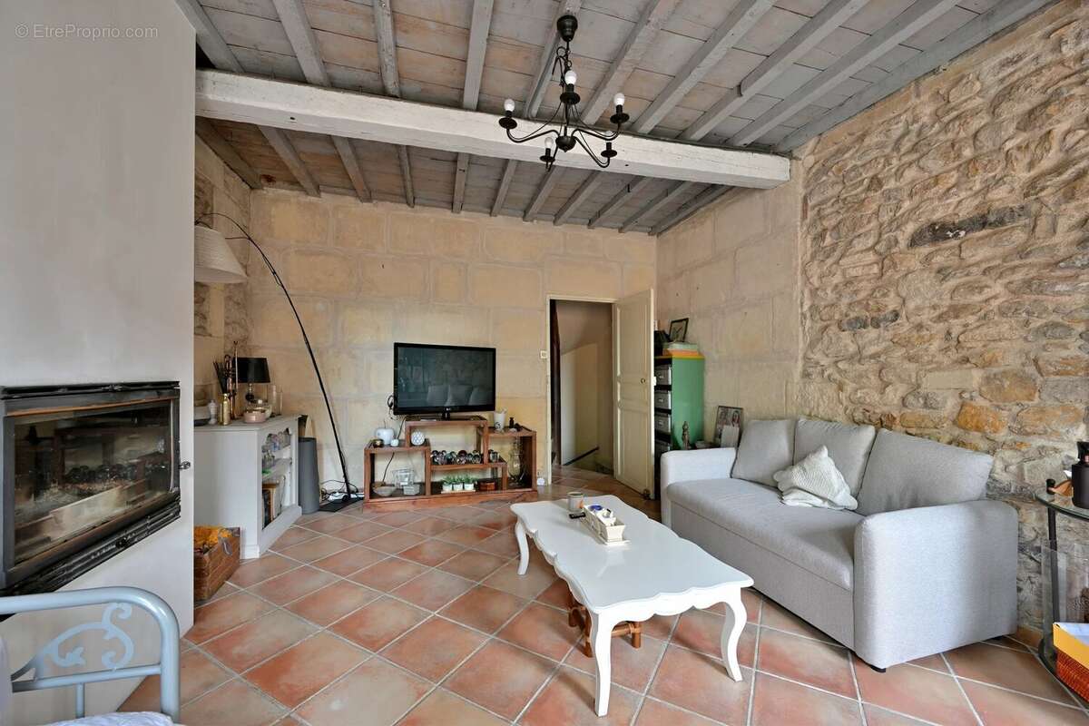 EXCLUSIVITÉ LEONIS IMMOBILIER – Maison de ville de charme avec cour intimiste et exposition plein Sud! - photo 14