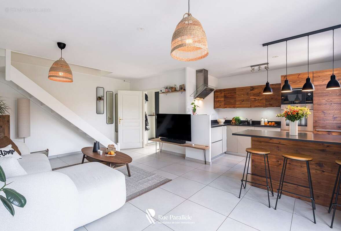 Maison à VILLY-LE-PELLOUX