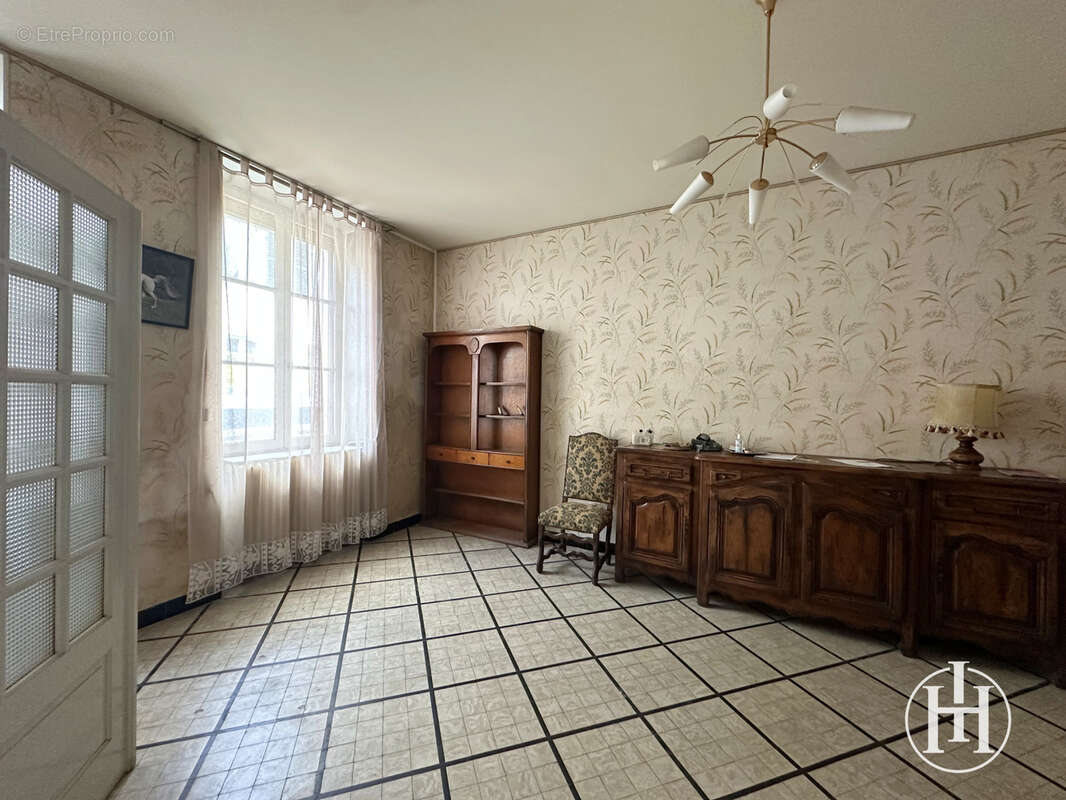 Maison à LE CHATELET