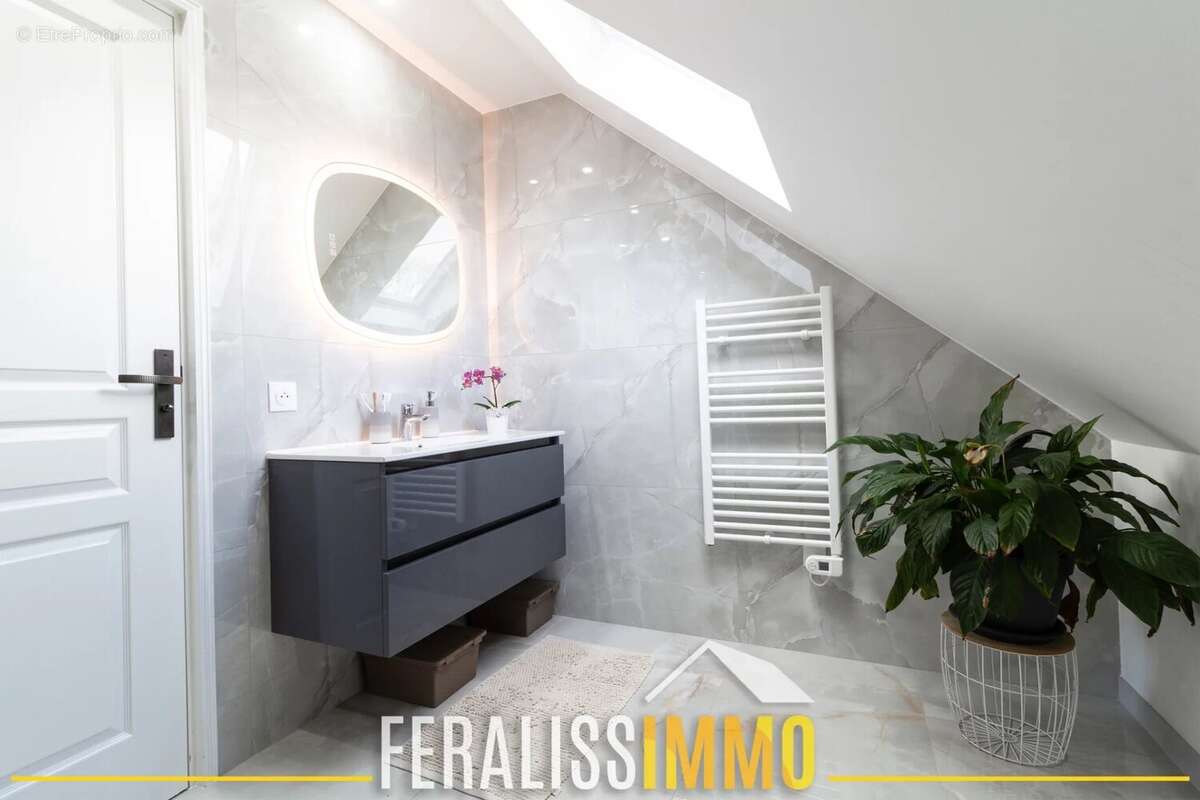 Maison à VAUX-SUR-SEINE