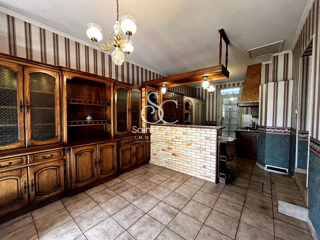 Maison à SAINT-YRIEIX-SUR-CHARENTE