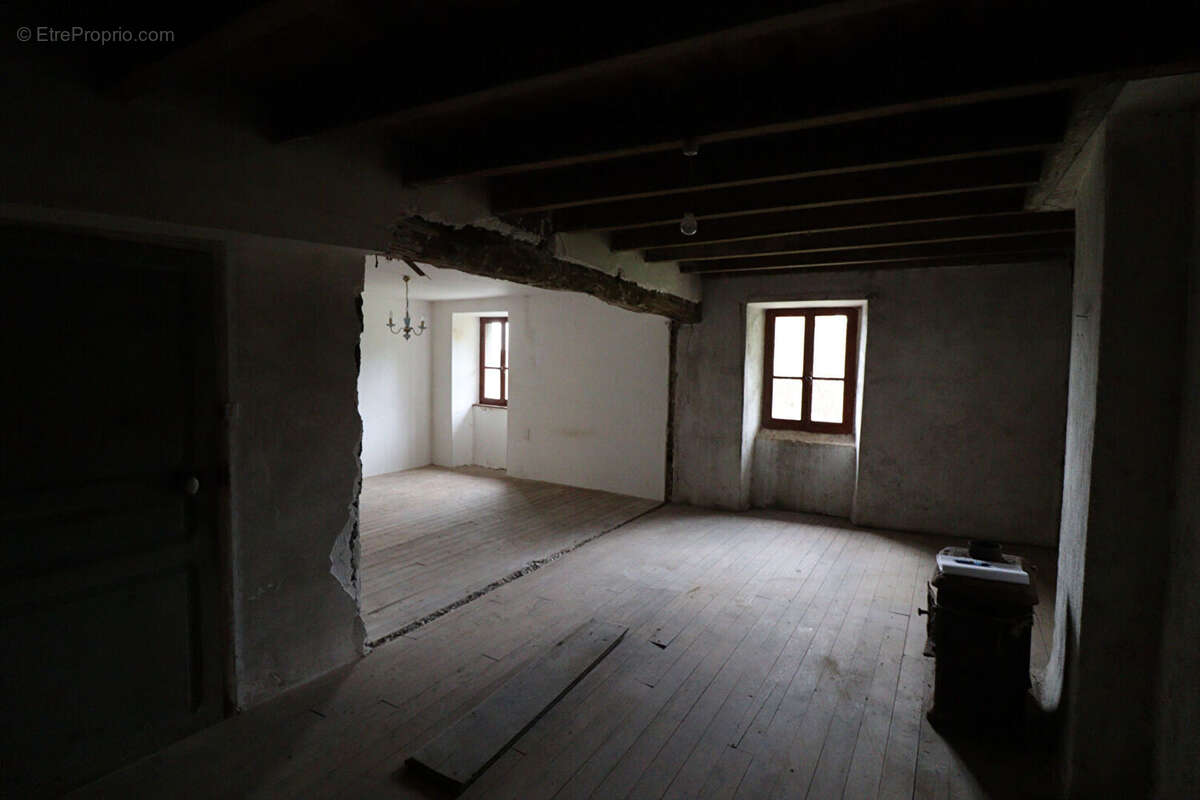 Maison à SAINT-SORNIN-LEULAC