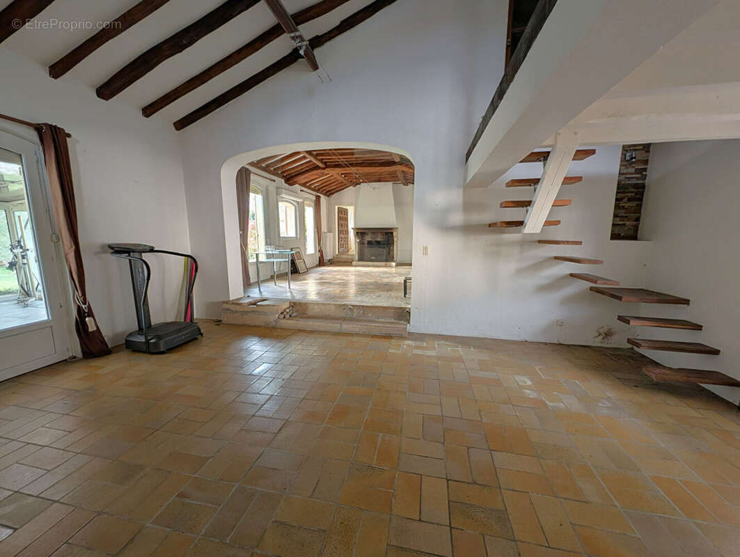 Maison à ESCAMPS