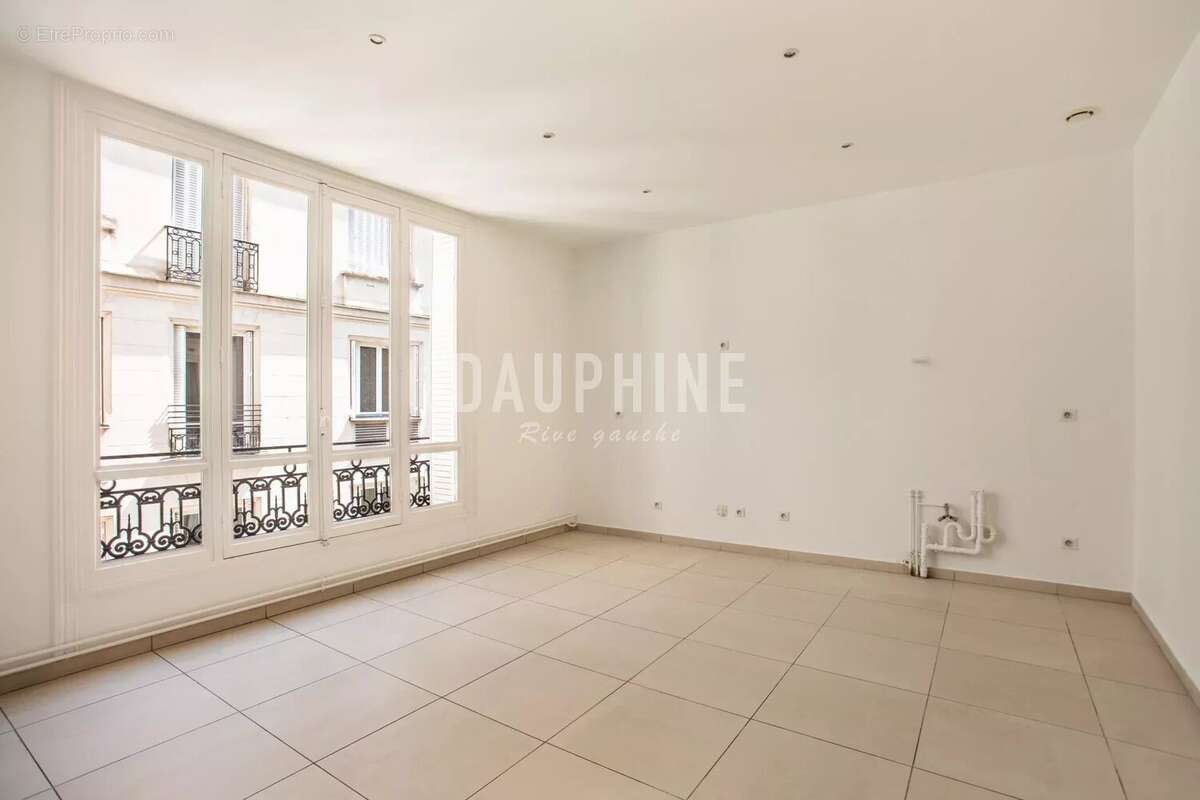 Appartement à PARIS-14E