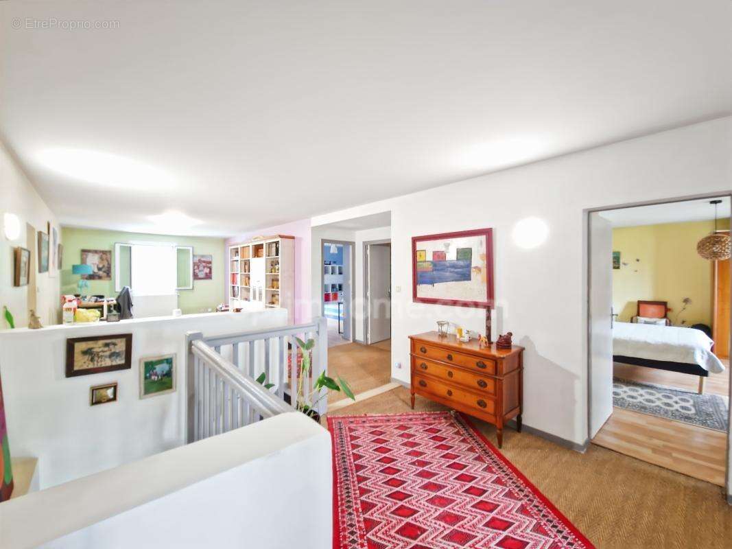 Maison de plus de 270M2 à vendre 9 pièces-5 chambres-piscine- HABAS (40) - photo 11