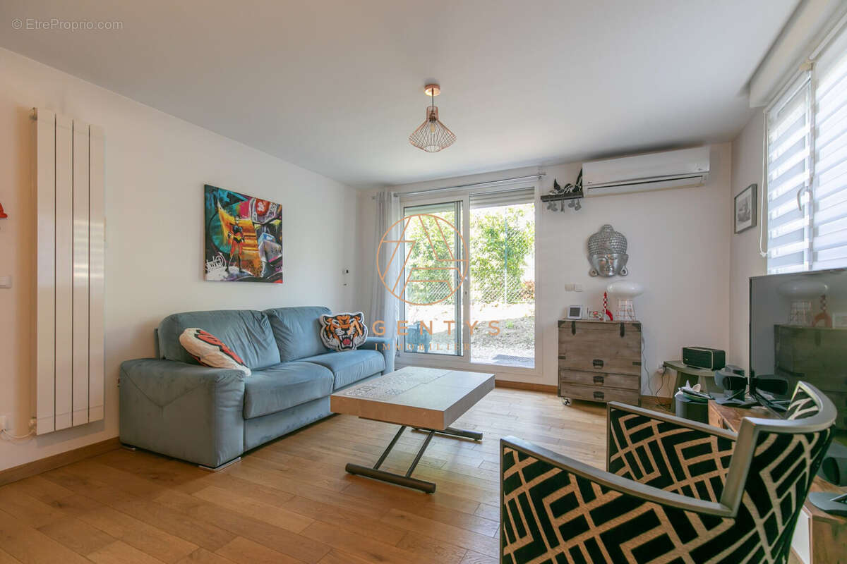 Appartement à SAINT-MAUR-DES-FOSSES