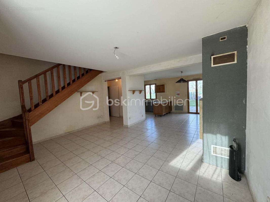 Maison à FERRIERES-EN-GATINAIS