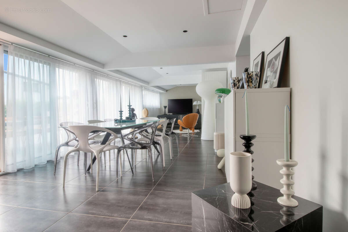 Cesson-sevigne - la menouriais - maison  renovee en  2022 - espace de vie de  plus de  95 m² - 234 m² hab - terrain de 668 m² -  - photo 2