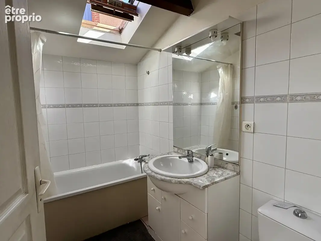 Lescure village - Petite maison de 32 m2 avec garage en rez-de-chaussée. - photo 7