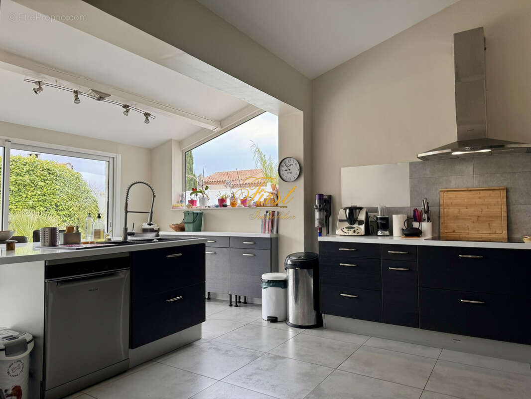 Au calme sans vis à vis, villa de plain pied 168m2 sur une parcelle de 1299 m2 - photo 4