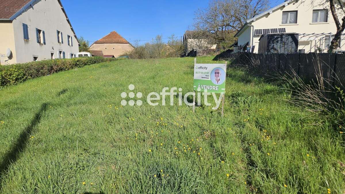 Terrain à BOUHANS-LES-MONTBOZON