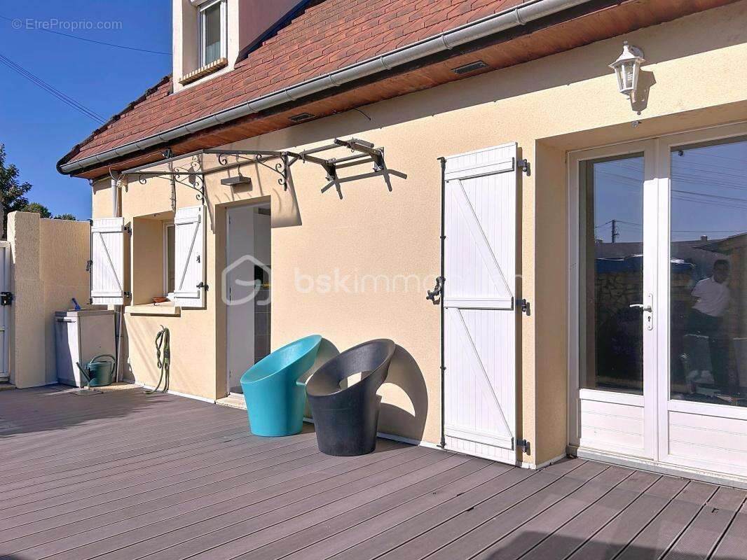 Maison à OZOUER-LE-VOULGIS