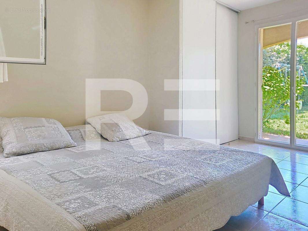 Maison familiale 5 chambres à St Geniès de Malgoirès - photo 8