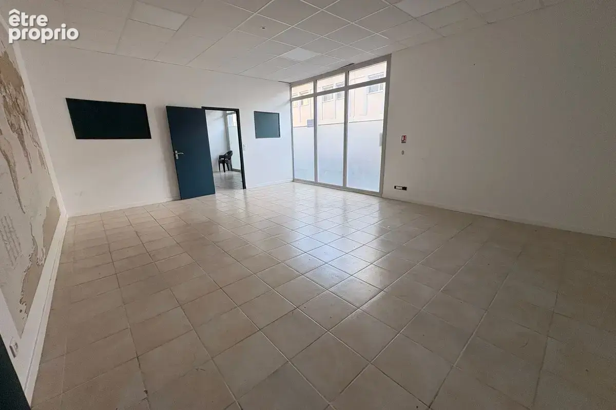 A LOUER - local d'activité de 110 m² à Joué Les Tours - photo 4