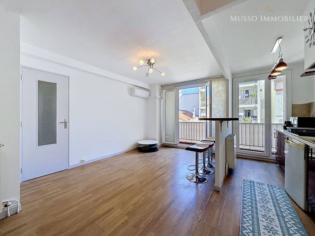 Appartement à MARSEILLE-7E