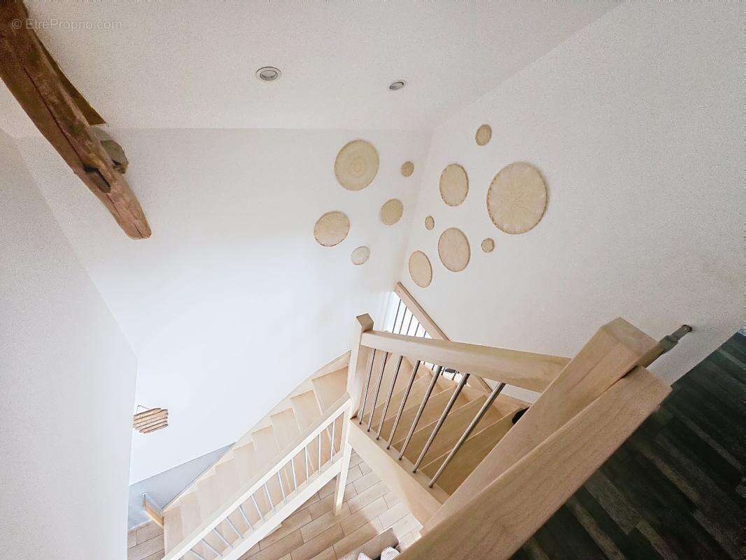 Magnifique longere en pierres de taille, renovee ! - photo 9