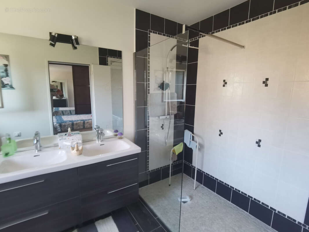 Maison à CHASSENEUIL-SUR-BONNIEURE